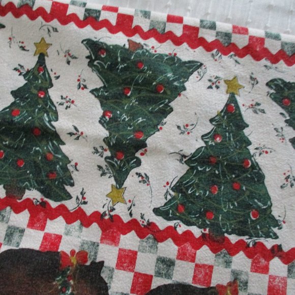 Vtg Woodland Christmas tablecloth - Picture 5 of 7